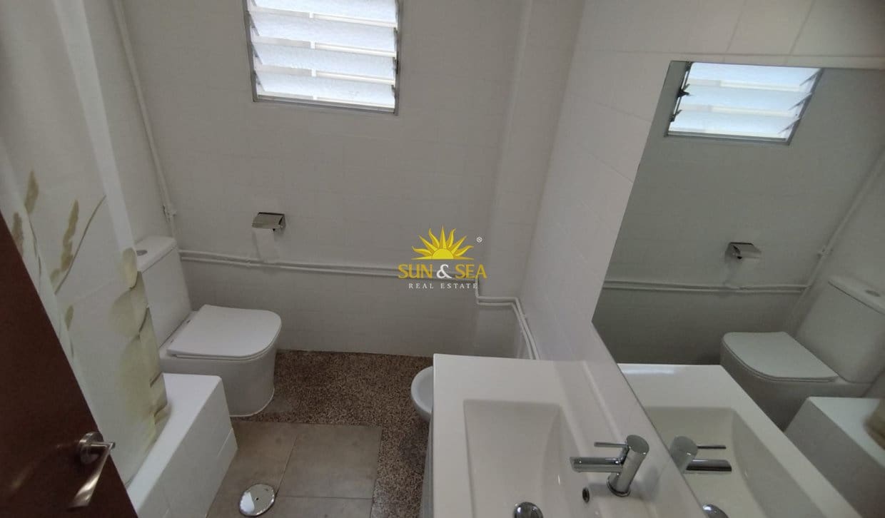 3 soverom Leilighet til leie i Almoradi - € 800 (Ref: 9986137)