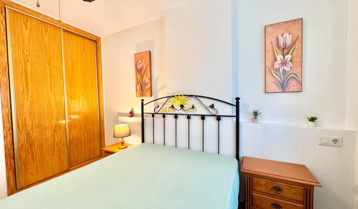 2 soveværelse Lejlighed til leje i Torrevieja med garage - € 750 (Ref: 9987162)