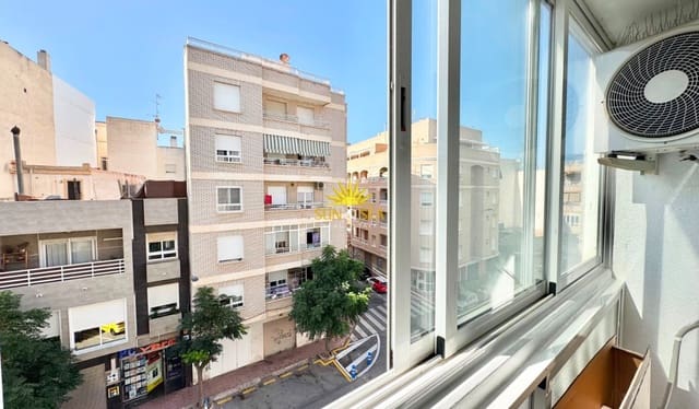 2 soveværelse Lejlighed til leje i El Molino, Torrevieja med garage - € 750 (Ref: 9987162)