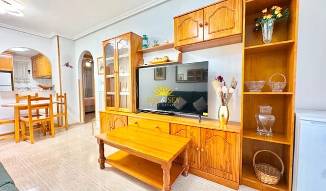 2 soveværelse Lejlighed til leje i El Molino, Torrevieja med garage - € 750 (Ref: 9987162)