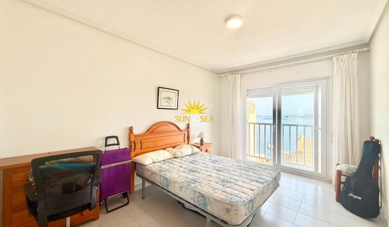 2 slaapkamer Appartement voor vakantieverhuur in La Manga del Mar Menor met garage - € 650 (Ref: 9987340)