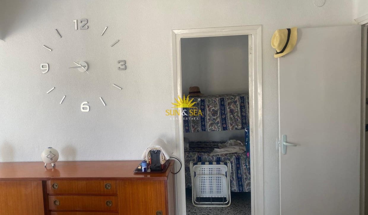 Appartement de 3 chambres à louer à Torrevieja - 900 € (Ref: 9990937)