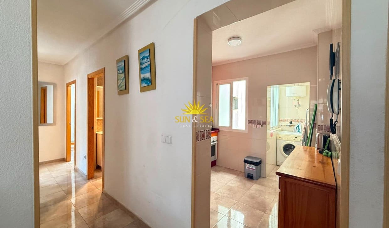 3 sypialnia Apartament do wynajęcia w Torrevieja - 900 € (Ref: 9991821)