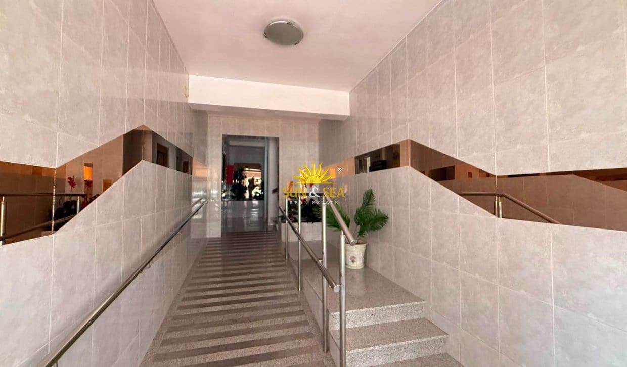 3 sypialnia Apartament do wynajęcia w Torrevieja - 900 € (Ref: 9991821)