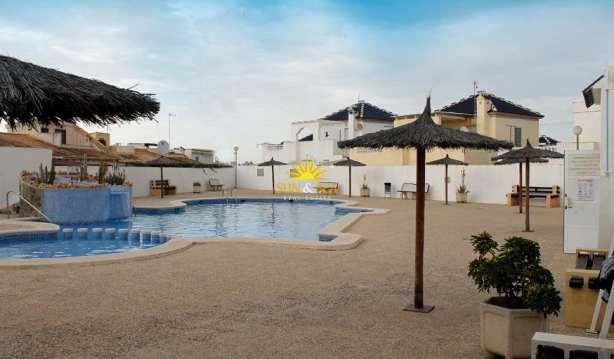 3 sovrum Hus att hyra i Los Balcones med pool - 1 200 € (Ref: 9995954)