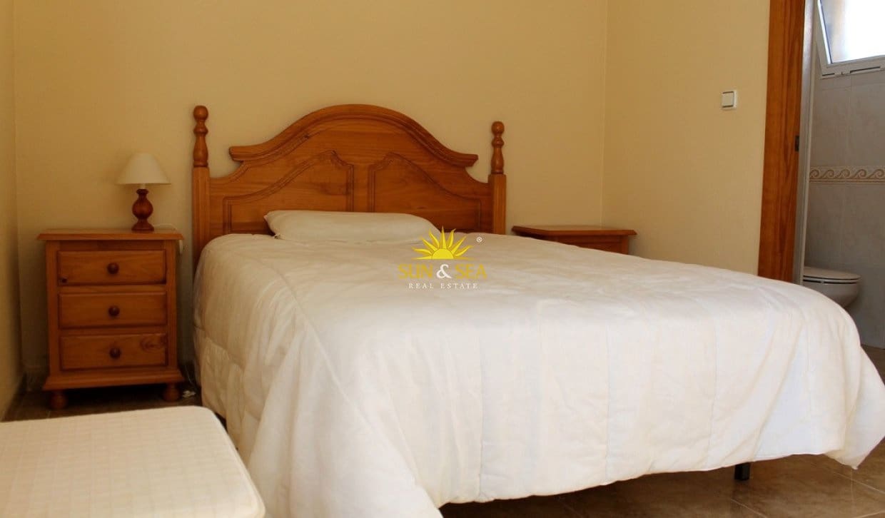 3 sovrum Hus att hyra i Los Balcones med pool - 1 200 € (Ref: 9995954)