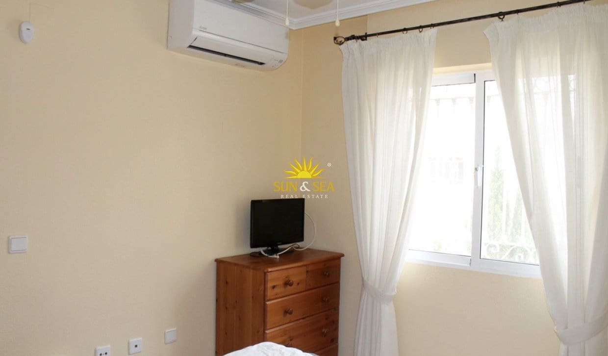 3 sovrum Hus att hyra i Los Balcones med pool - 1 200 € (Ref: 9995954)
