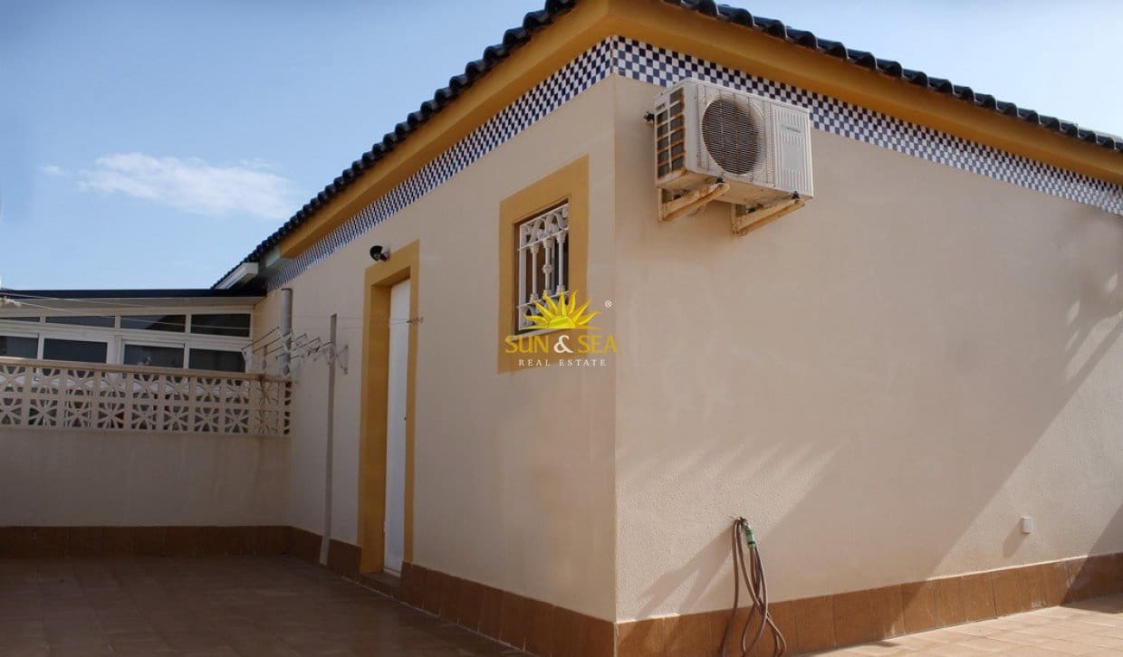 3 sovrum Hus att hyra i Los Balcones med pool - 1 200 € (Ref: 9995954)