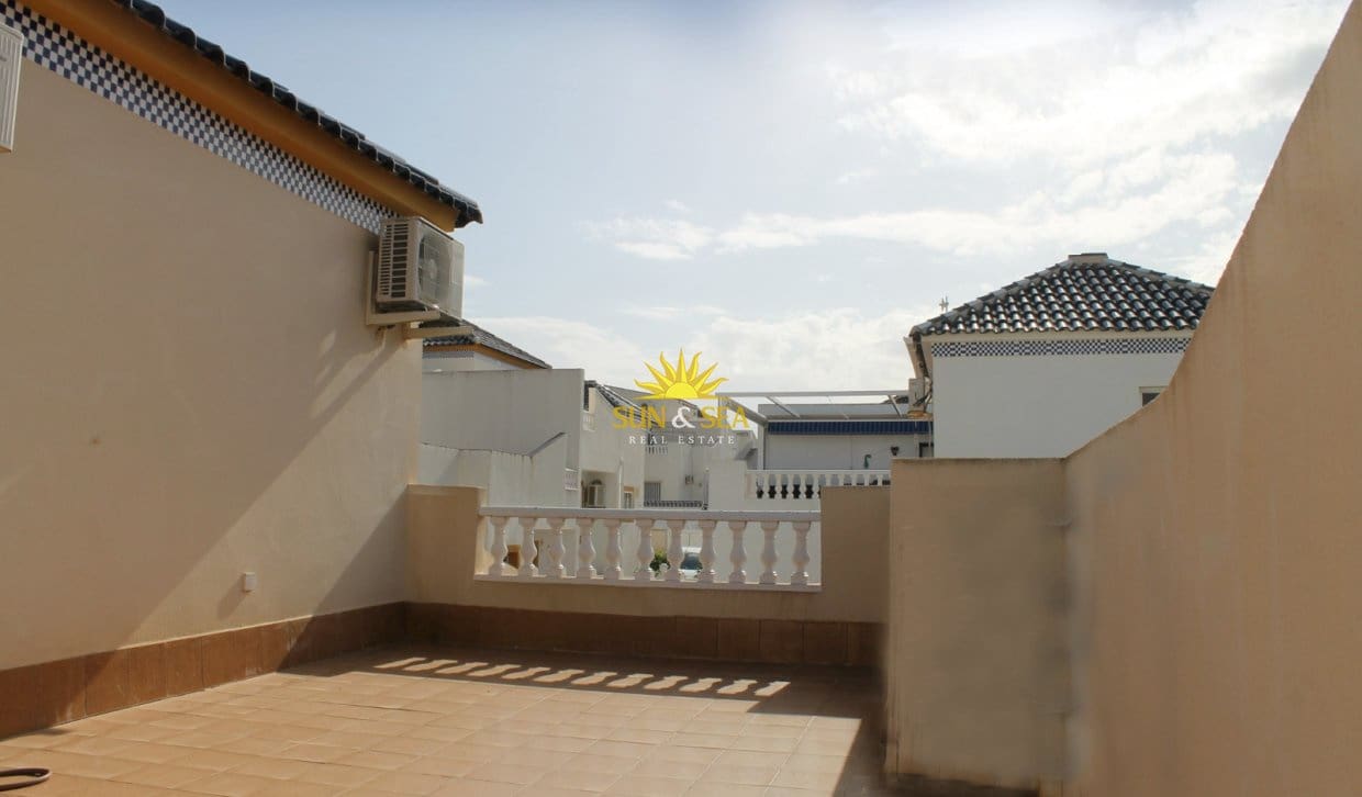 3 sovrum Hus att hyra i Los Balcones med pool - 1 200 € (Ref: 9995954)