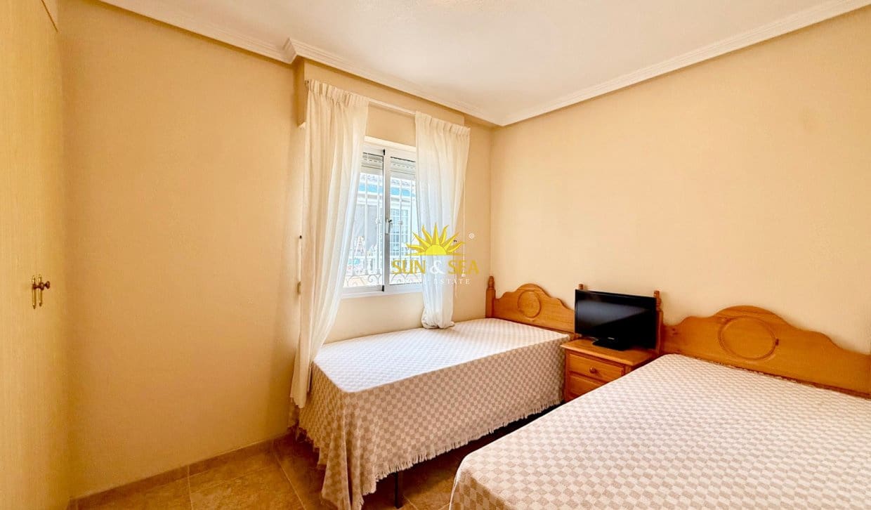 3 bedroom Townhouse for rent in Los Balcones with pool - € 1,200 (Ref: 9995954)