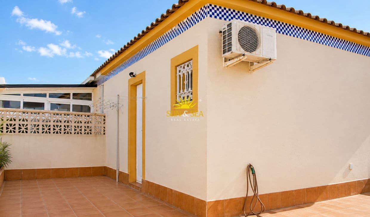 3 bedroom Townhouse for rent in Los Balcones with pool - € 1,200 (Ref: 9995954)