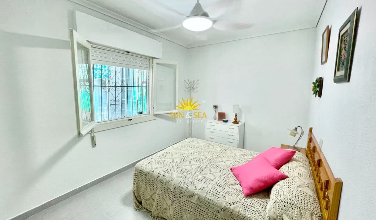Maison de Ville de 2 chambres à louer à Los Narejos avec garage - 800 € (Ref: 9995955)