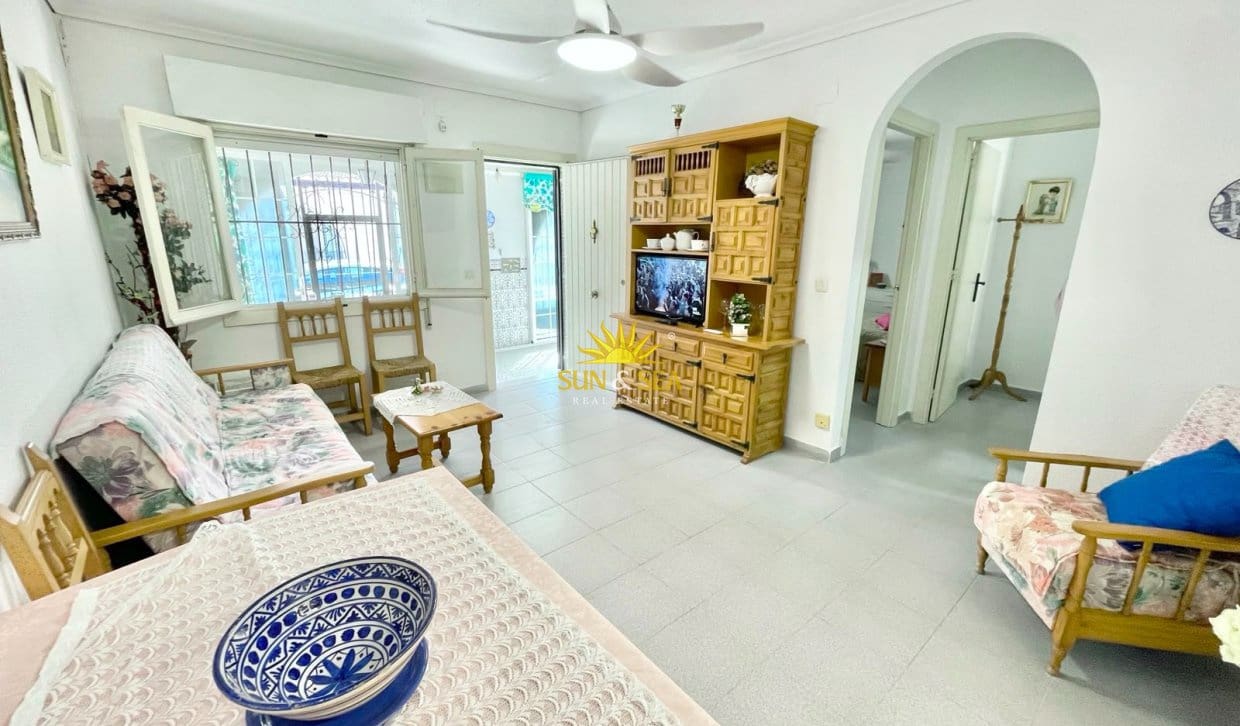 Maison de Ville de 2 chambres à louer à Los Narejos avec garage - 800 € (Ref: 9995955)