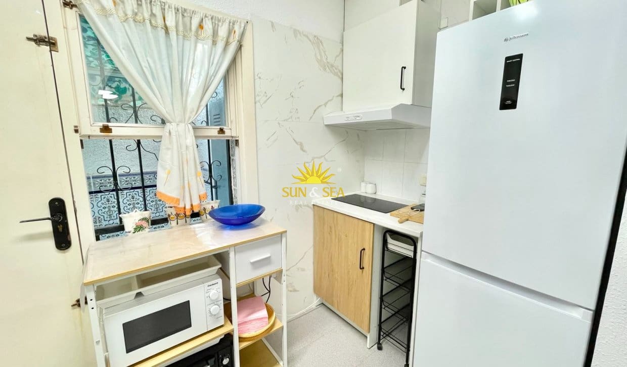 Maison de Ville de 2 chambres à louer à Los Narejos avec garage - 800 € (Ref: 9995955)