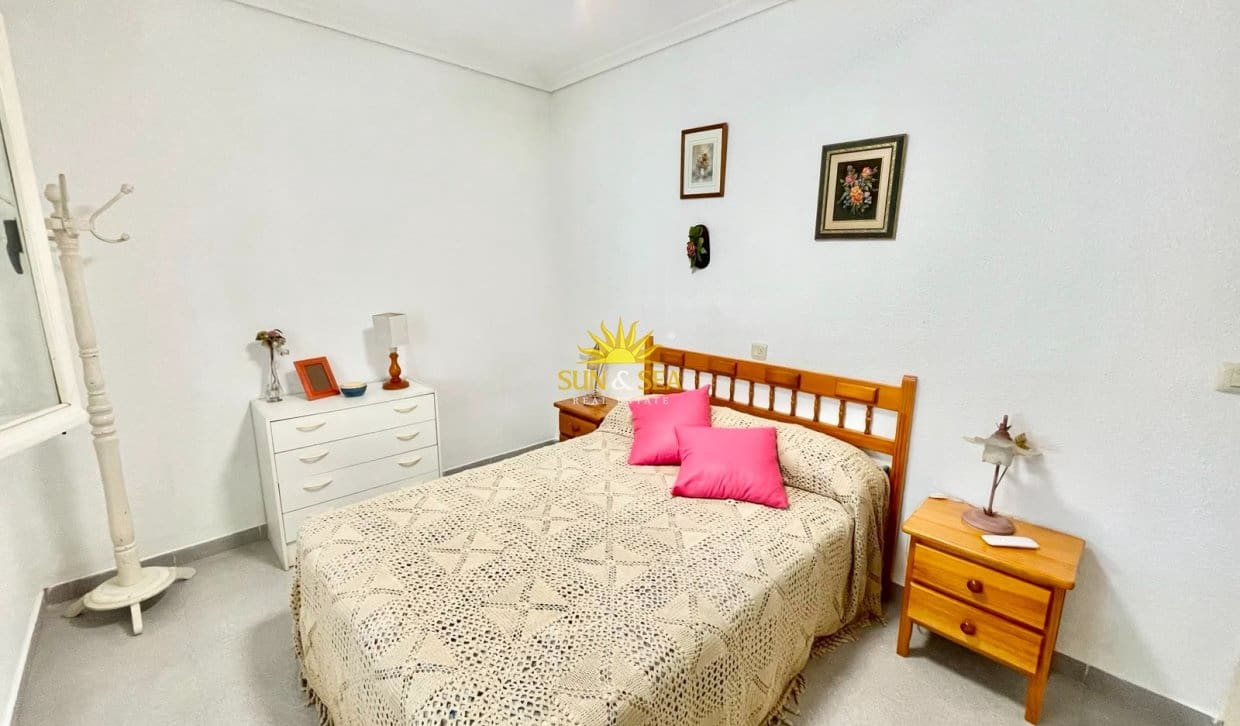 Maison de Ville de 2 chambres à louer à Los Narejos avec garage - 800 € (Ref: 9995955)