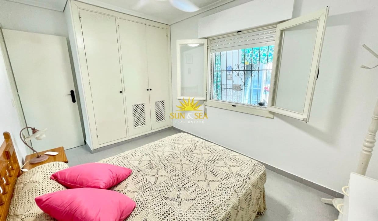 Maison de Ville de 2 chambres à louer à Los Narejos avec garage - 800 € (Ref: 9995955)