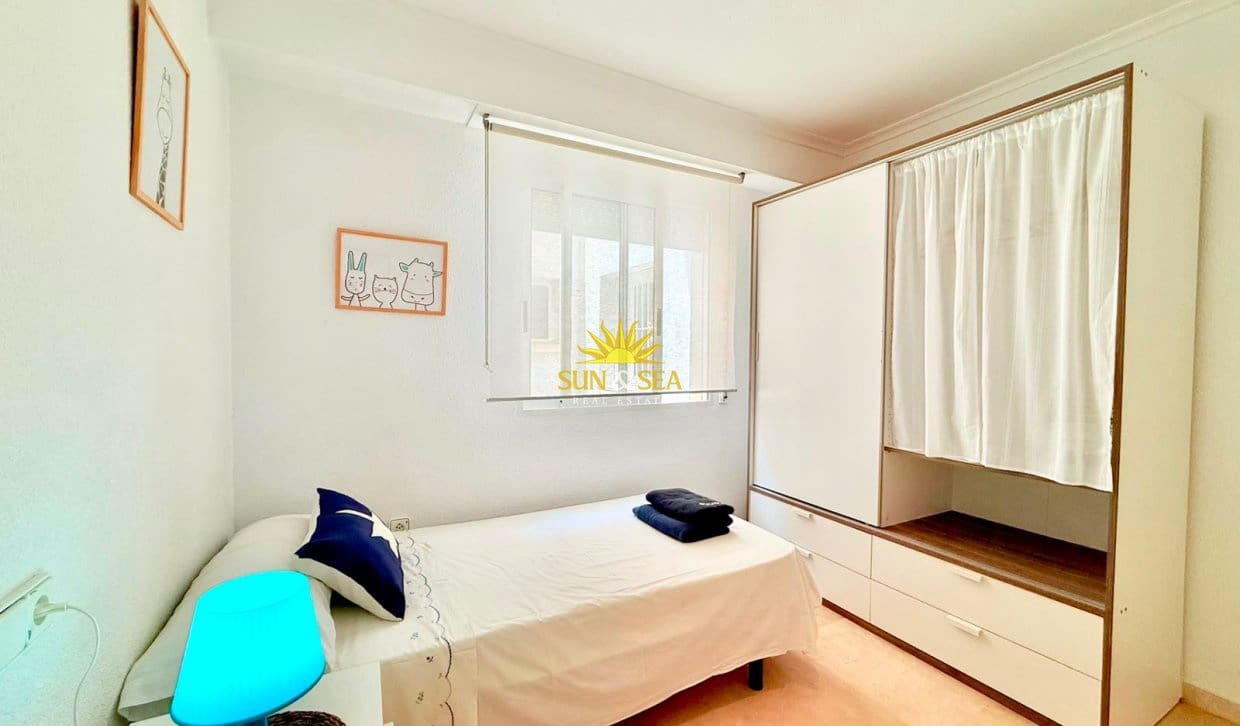 3 soveværelse Lejlighed til leje i Torrevieja - € 1.400 (Ref: 9995956)