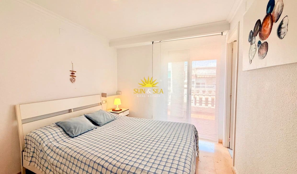 3 soveværelse Lejlighed til leje i Torrevieja - € 1.400 (Ref: 9995956)