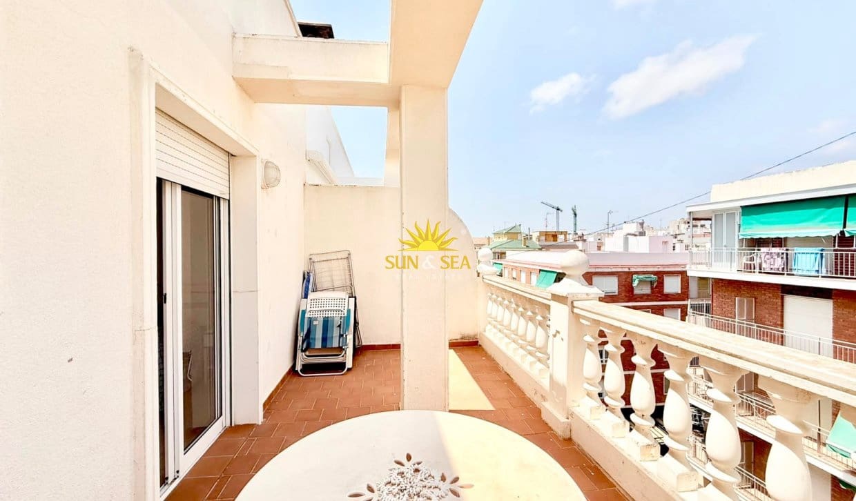 3 soveværelse Lejlighed til leje i Torrevieja - € 1.400 (Ref: 9995956)