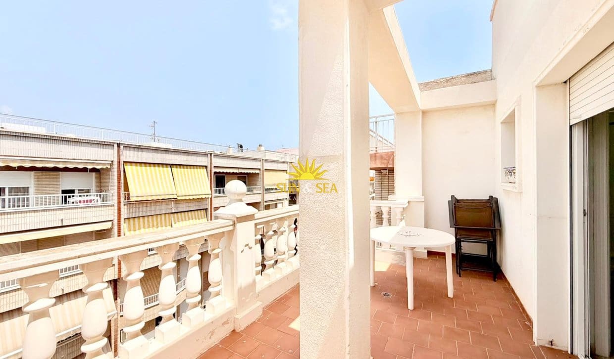 3 soveværelse Lejlighed til leje i Torrevieja - € 1.400 (Ref: 9995956)