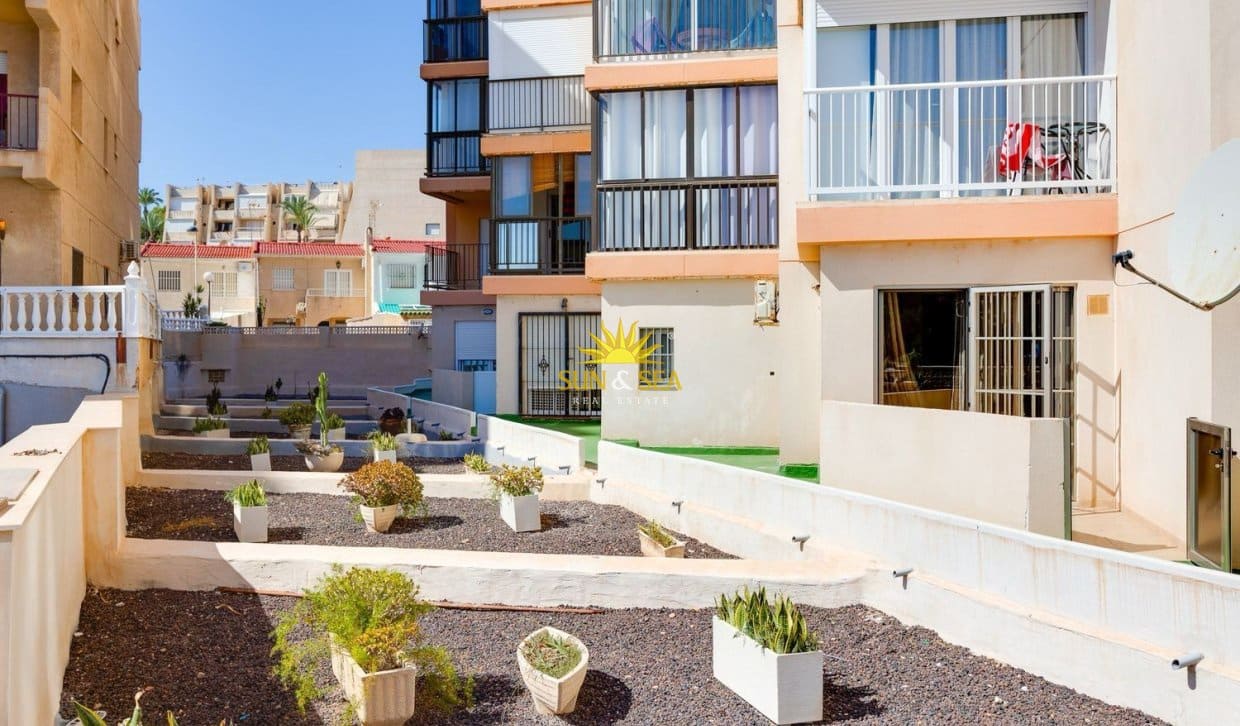2 camera da letto Appartamento da affittare in Torrevieja - 1.000 € (Rif: 9996303)