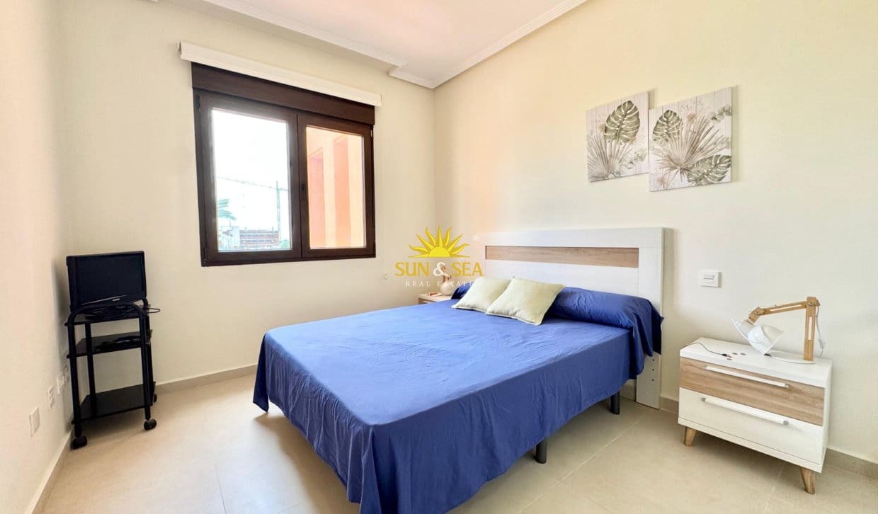 2 sypialnia Apartament do wynajęcia w Los Alcazares z basenem - 900 € (Ref: 9996304)
