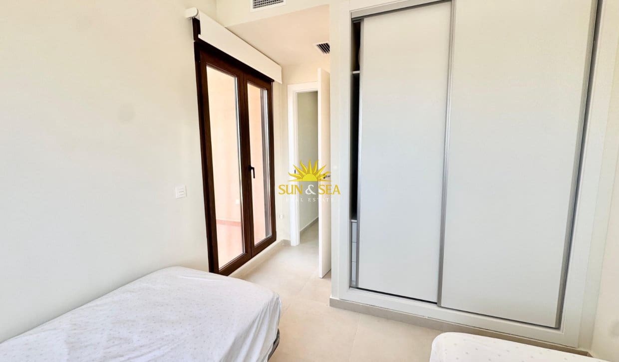 2 sypialnia Apartament do wynajęcia w Los Alcazares z basenem - 900 € (Ref: 9996304)