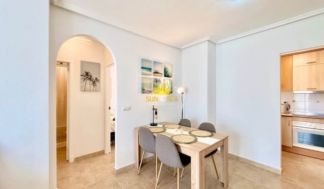 2 soveværelse Byhus til leje i Aguas Nuevas, Torrevieja med swimmingpool garage - € 950 (Ref: 9997519)