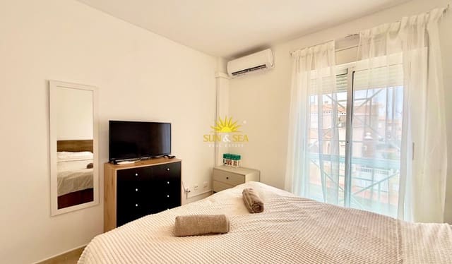 2 soveværelse Byhus til leje i Aguas Nuevas, Torrevieja med swimmingpool garage - € 950 (Ref: 9997519)