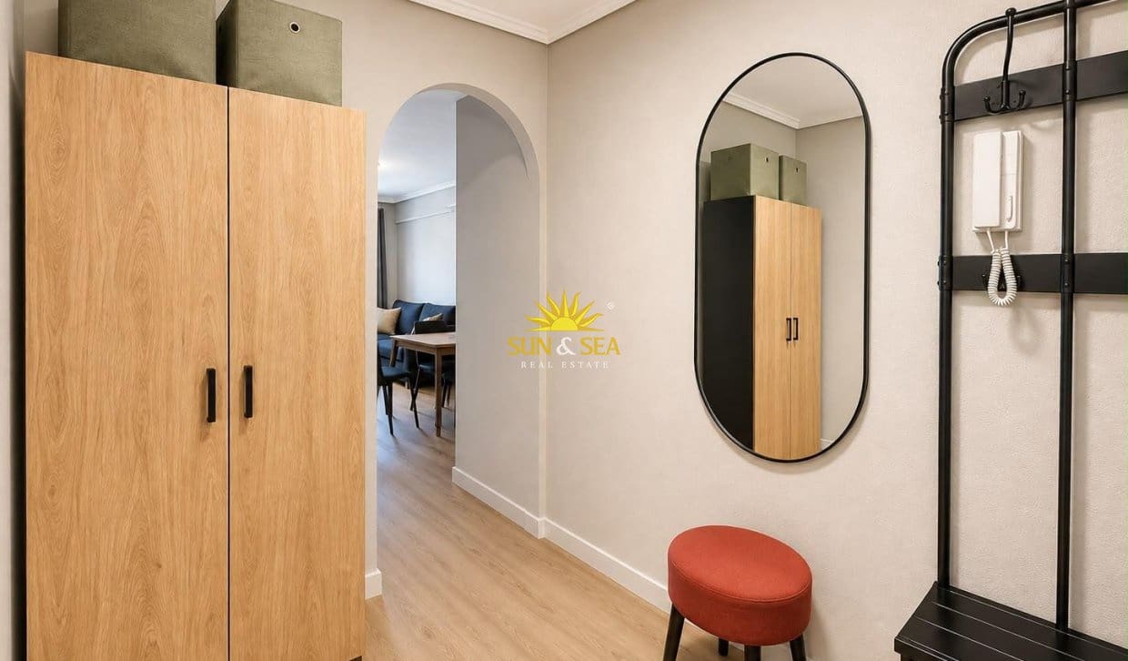 Apartamento de 1 habitación en Torrevieja en venta con piscina - 149.000 € (Ref: 9997817)