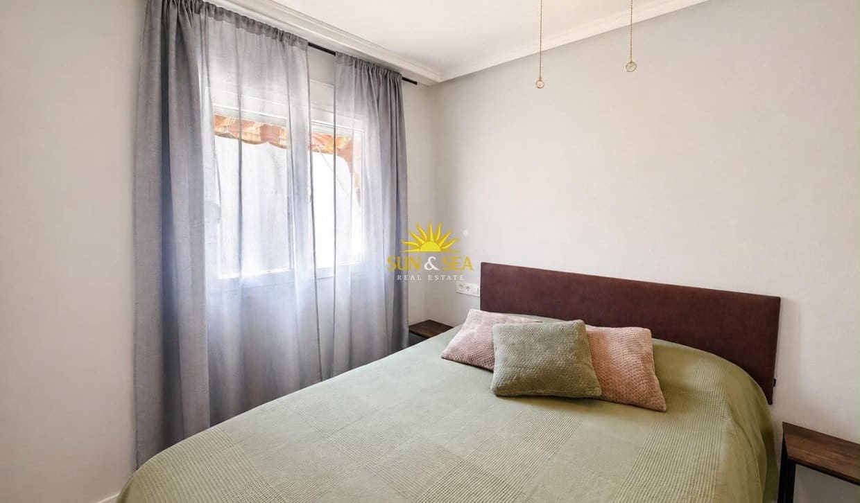 Apartamento de 1 habitación en Torrevieja en venta con piscina - 149.000 € (Ref: 9997817)