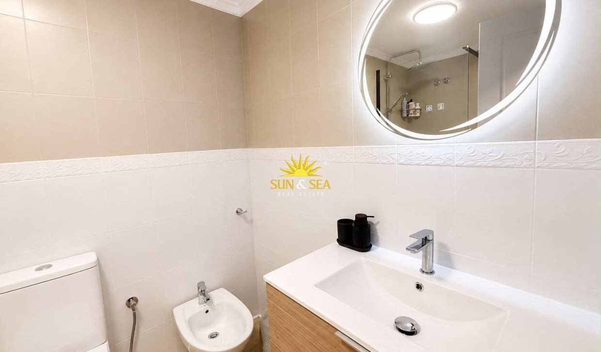 Apartamento de 1 habitación en Torrevieja en venta con piscina - 149.000 € (Ref: 9997817)