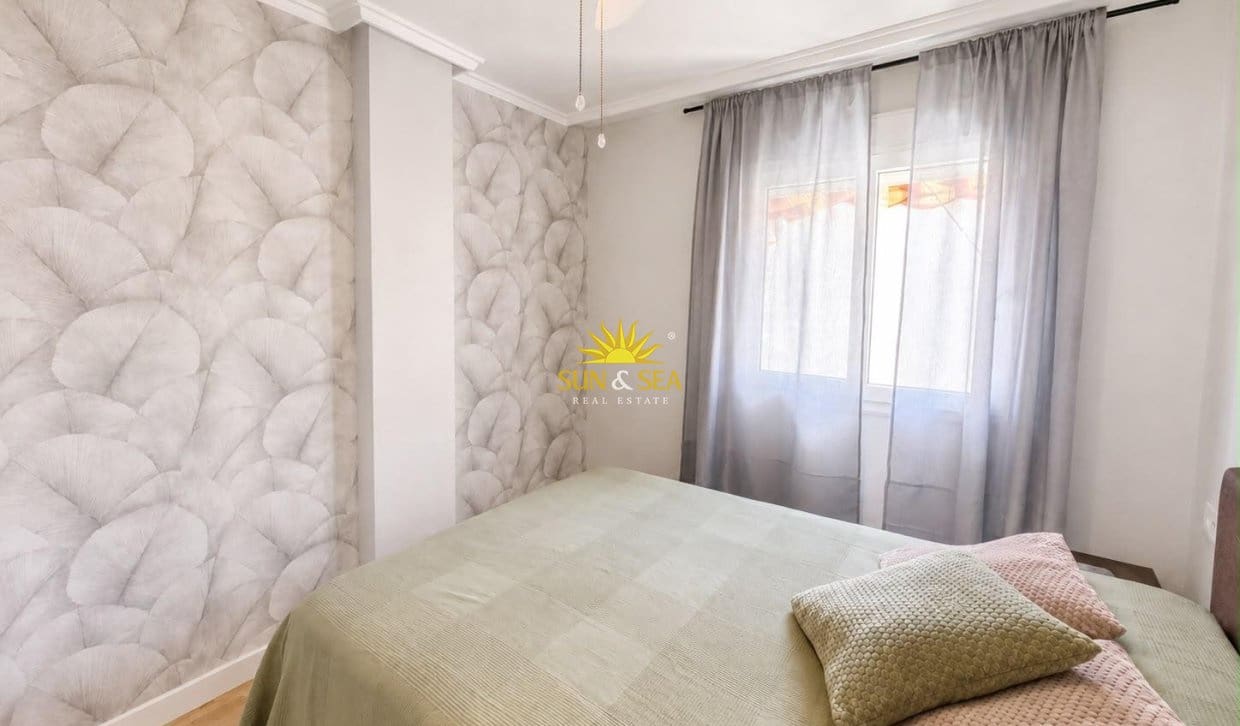 Apartamento de 1 habitación en Torrevieja en venta con piscina - 149.000 € (Ref: 9997817)