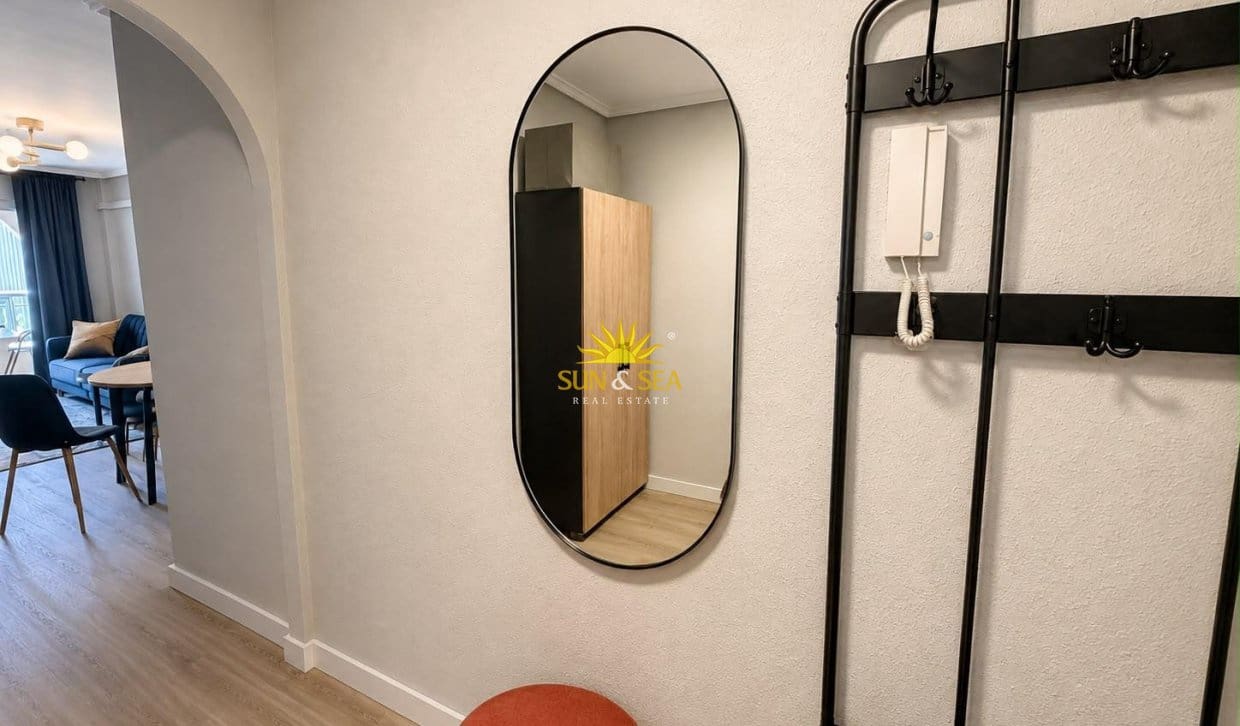 Apartamento de 1 habitación en Torrevieja en venta con piscina - 149.000 € (Ref: 9997817)