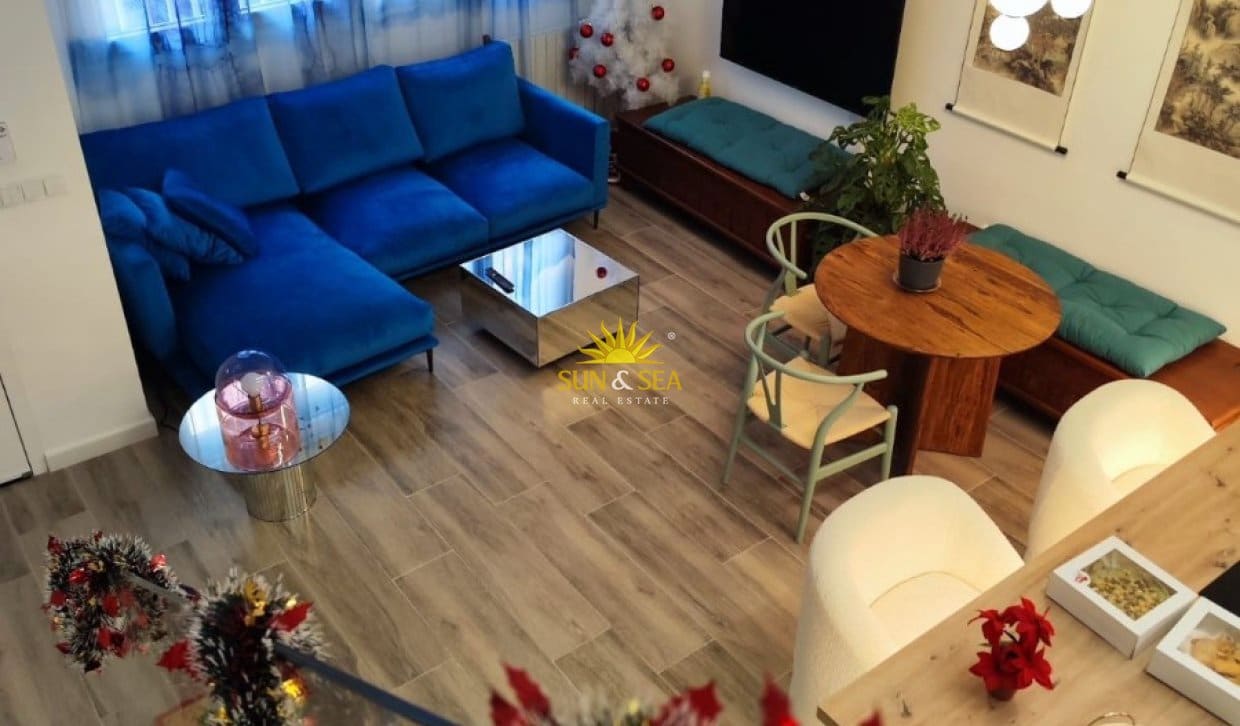 Appartement de 4 chambres à louer à Alicante ville - 2 850 € (Ref: 9997819)