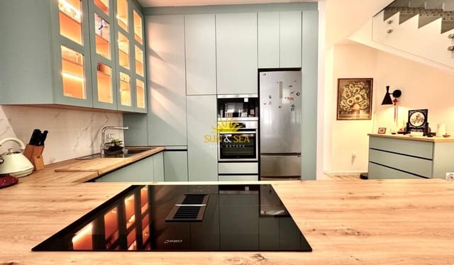 Appartement de 4 chambres à louer à Carolinas Bajas, Alicante ville - 2 850 € (Ref: 9997819)