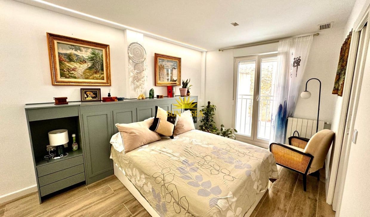 Appartement de 4 chambres à louer à Alicante ville - 2 850 € (Ref: 9997819)
