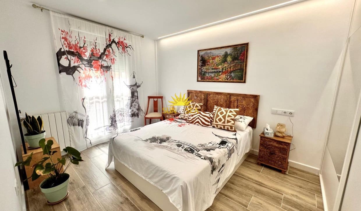 Appartement de 4 chambres à louer à Alicante ville - 2 850 € (Ref: 9997819)
