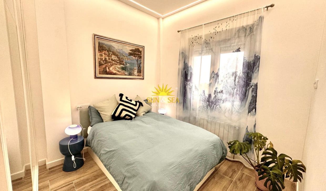 Appartement de 4 chambres à louer à Alicante ville - 2 850 € (Ref: 9997819)
