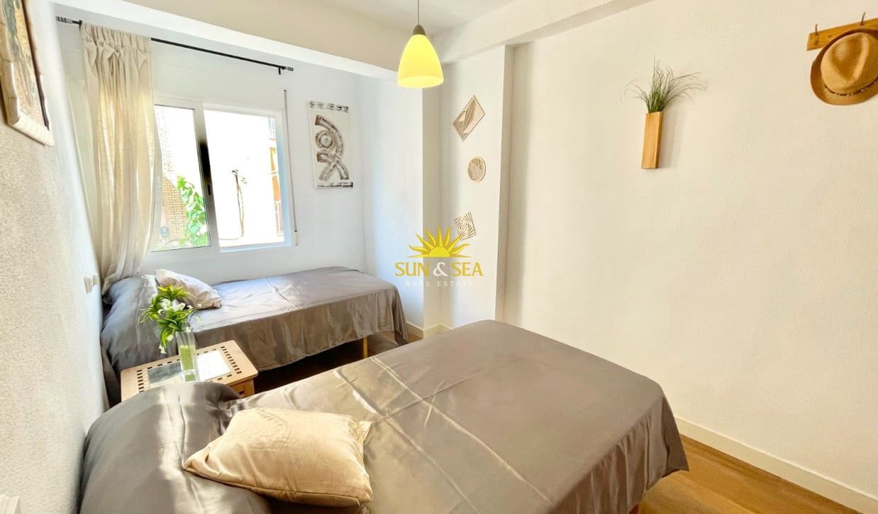 3 sypialnia Apartament do wynajęcia w Torre de la Horadada - 1 300 € (Ref: 9999039)