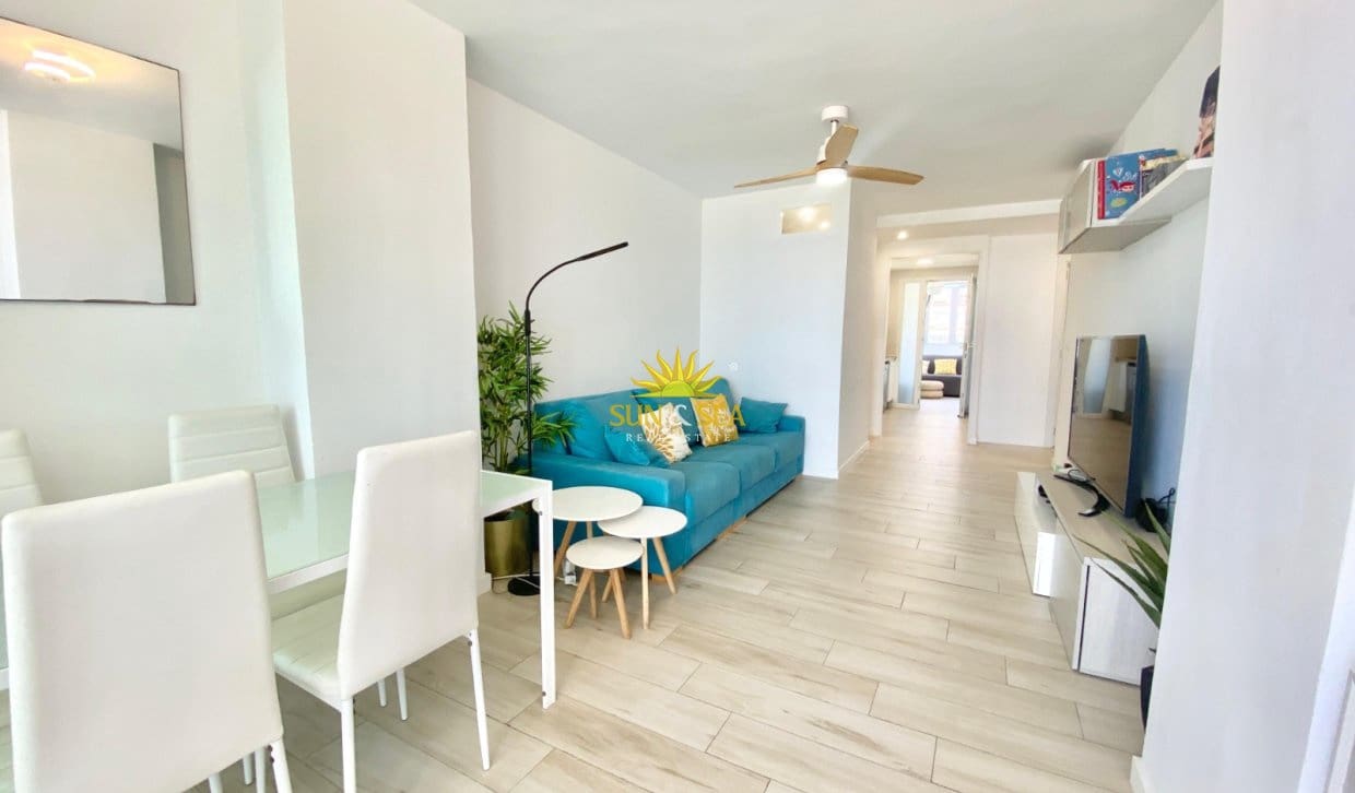 Appartement de 3 chambres de location de vacances à Alicante ville avec piscine garage - 1 350 € (Ref: 9999040)