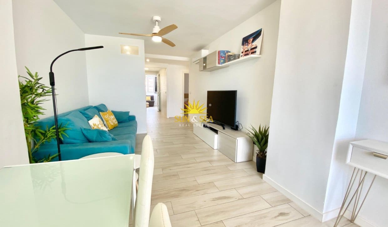 Appartement de 3 chambres de location de vacances à Alicante ville avec piscine garage - 1 350 € (Ref: 9999040)
