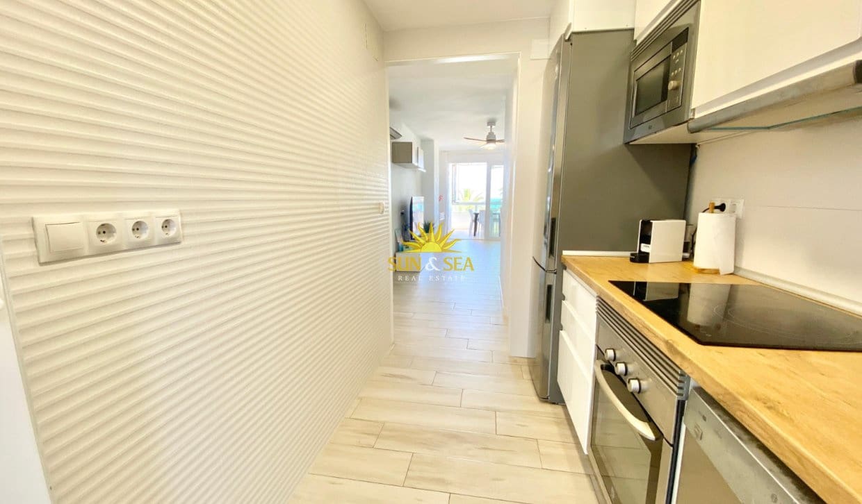 Appartement de 3 chambres de location de vacances à Alicante ville avec piscine garage - 1 350 € (Ref: 9999040)