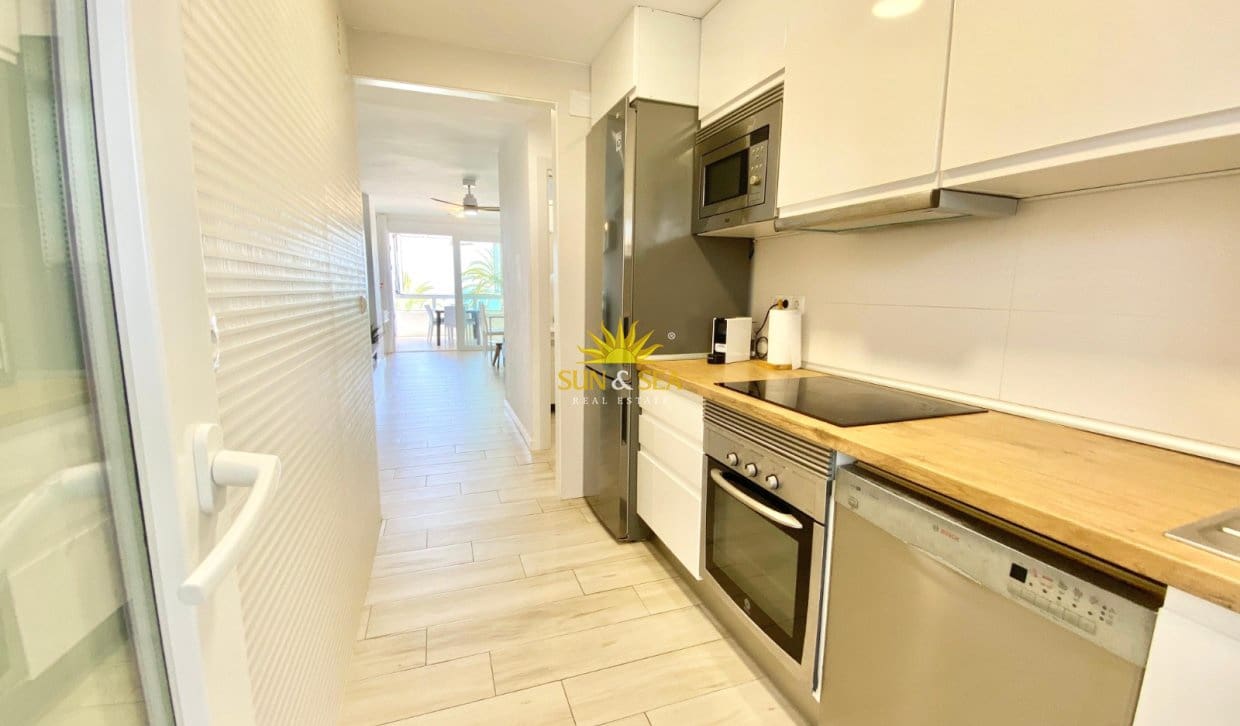 Appartement de 3 chambres de location de vacances à Alicante ville avec piscine garage - 1 350 € (Ref: 9999040)