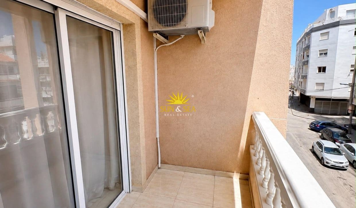 2 makuuhuone Huoneisto myytävänä paikassa Torrevieja mukana uima-altaan - 3 126 000 € (Ref: 9999041)