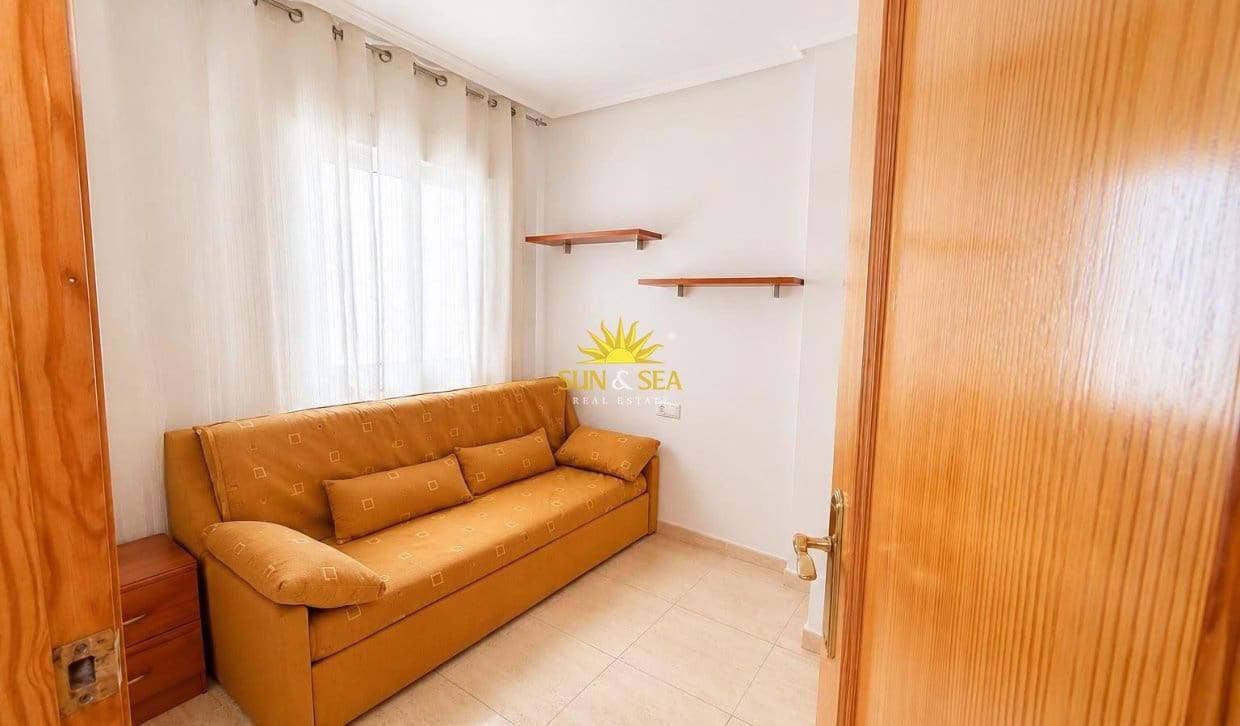 2 makuuhuone Huoneisto myytävänä paikassa Torrevieja mukana uima-altaan - 3 126 000 € (Ref: 9999041)