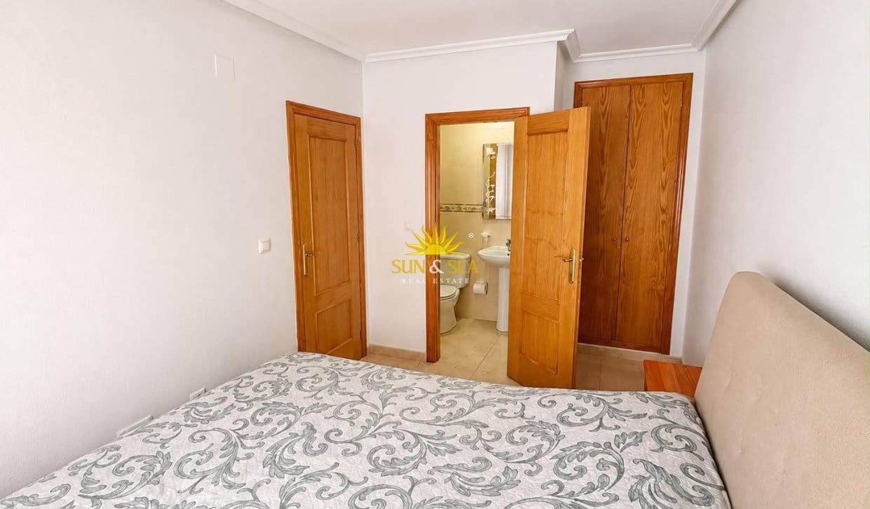 2 makuuhuone Huoneisto myytävänä paikassa Torrevieja mukana uima-altaan - 3 126 000 € (Ref: 9999041)