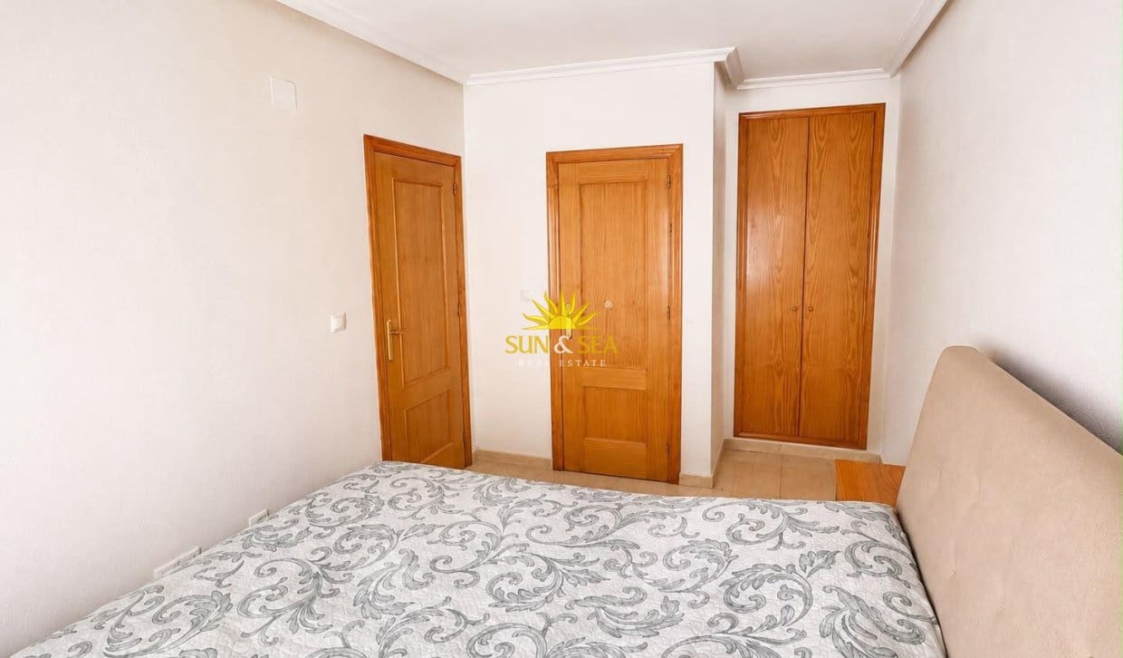 2 makuuhuone Huoneisto myytävänä paikassa Torrevieja mukana uima-altaan - 3 126 000 € (Ref: 9999041)