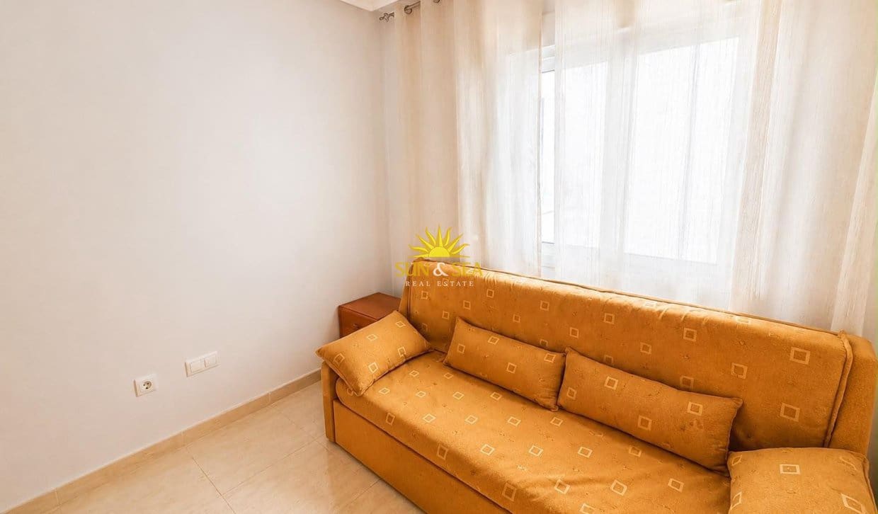 2 makuuhuone Huoneisto myytävänä paikassa Torrevieja mukana uima-altaan - 3 126 000 € (Ref: 9999041)