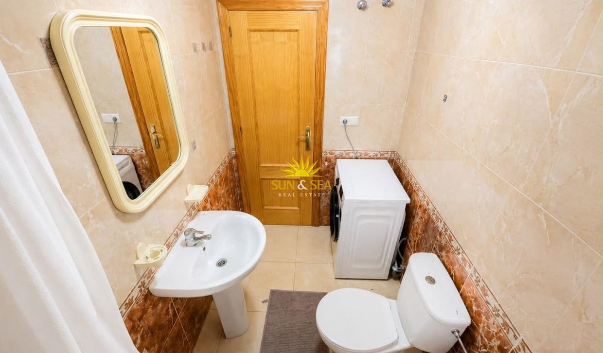2 makuuhuone Huoneisto myytävänä paikassa Torrevieja mukana uima-altaan - 3 126 000 € (Ref: 9999041)